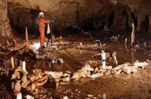 Потрясающие подземные храмы, расположенные в разных уголках мира, Пещеры неандертальцев, Франция
