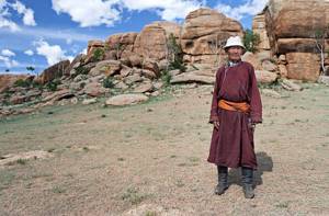 Чего нельзя делать в Монголии, Ходить без пояса в национальном костюме