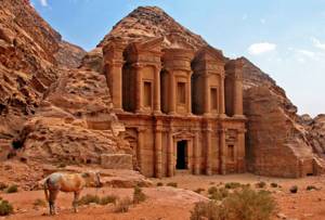 5 древних шедевров, высеченных из скал, Петра (Иордания)