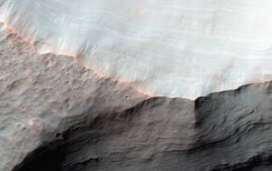 Селфи марсохода и еще 11 снимков красной планеты, Аллювиальные выносы на кратере Saheki