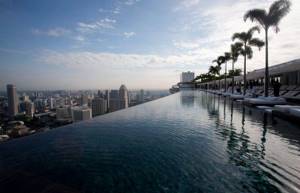 Топ самых необычных бассейнов мира, Отель “Marina Bay Sands”, Сингапур