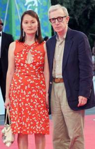 Режиссер и актер Вуди Аллен (79 лет) и его бывшая приемная дочь Сун-И Превин (44 года) 