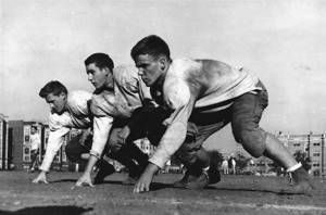 Истории происхождения знаменитых спортивных игр, Американский футбол