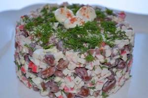 9 вкуснейших салатов на каждый день!, Быстрый салат с фасолью и крабовыми палочками (105 ккал/100 г)