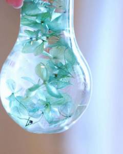 Очаровательные цветочные композиции в лампах Rie Okitsu 07