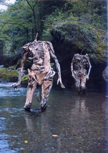 Человеческие скульптуры из коряг японского художника Нагато Ивасаки
