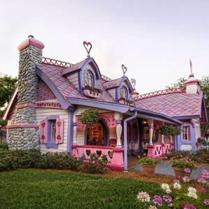 Самые оригинальные дома в мире-31, Маленький розовый дом Изабеллы, США
