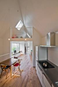 tiny-house-mizuishi-architects-atelier-japan-7, Вы будете удивлены, как этот крошечный домик выглядит изнутри