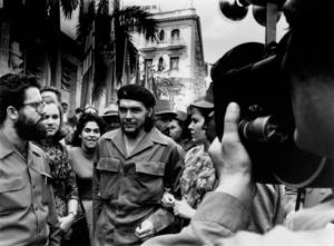 Эрнесто «Че» Гевара на улице Гаваны. Фото: AFP