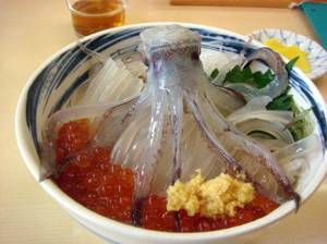 Блюда японской кухни, от которых у вас пропадет аппетит, Блюдо с танцующим осьминогом