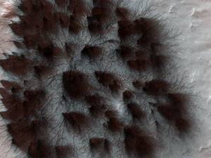 Селфи марсохода и еще 11 снимков красной планеты, Следы потепления в холодном регионе