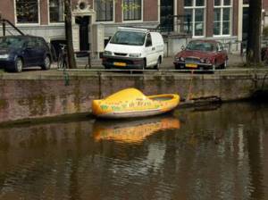 Самые необычные лодки мира, Лодка-сабо, специально для каналов в Амстердаме